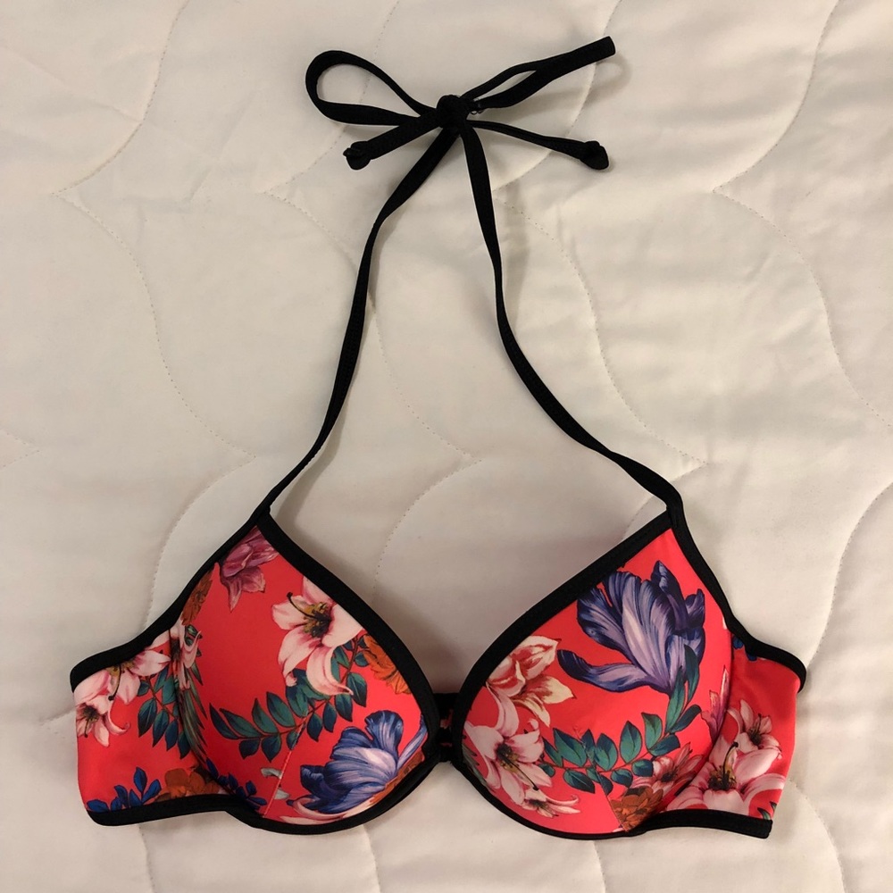 Push-up bikini top